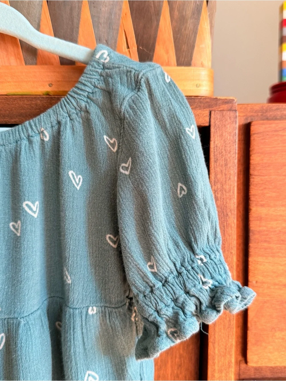 Girls cat & jack heart print green shirt